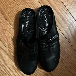 Size 8 black clogs